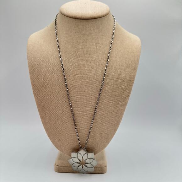 Vintage Kelly Waters Pewter Flower Pendant Necklace Signed Geometric Modernist - Picture 7 of 9